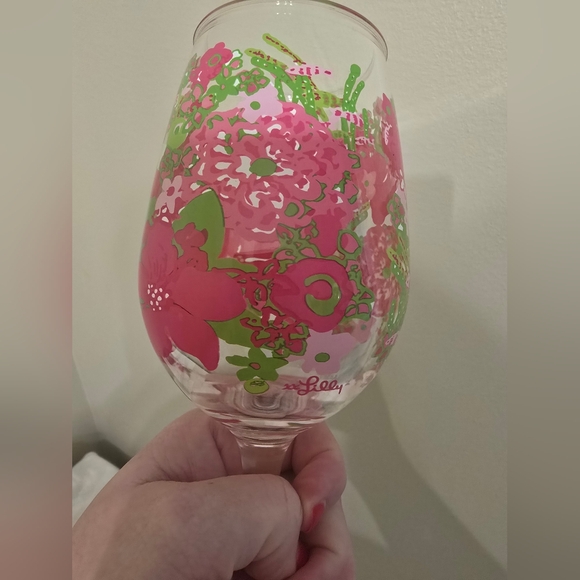 Lilly Pulitzer Acrylic Floral Wine Glasses In "Rose Garden" Pattern - Picture 2 of 5